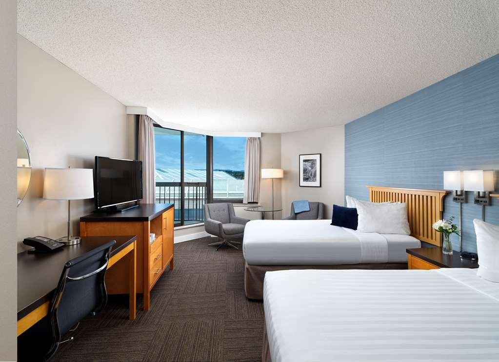 Inn At Laurel Point Victoria Room photo